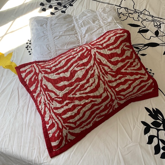 Red & Beige Zebra Stripe Pattern Pillowcase - Picture 7 of 7